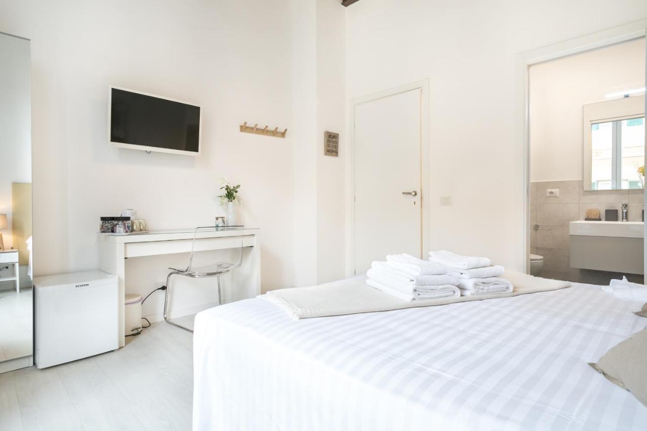 White Ostilia Guesthouse ローマ エクステリア 写真