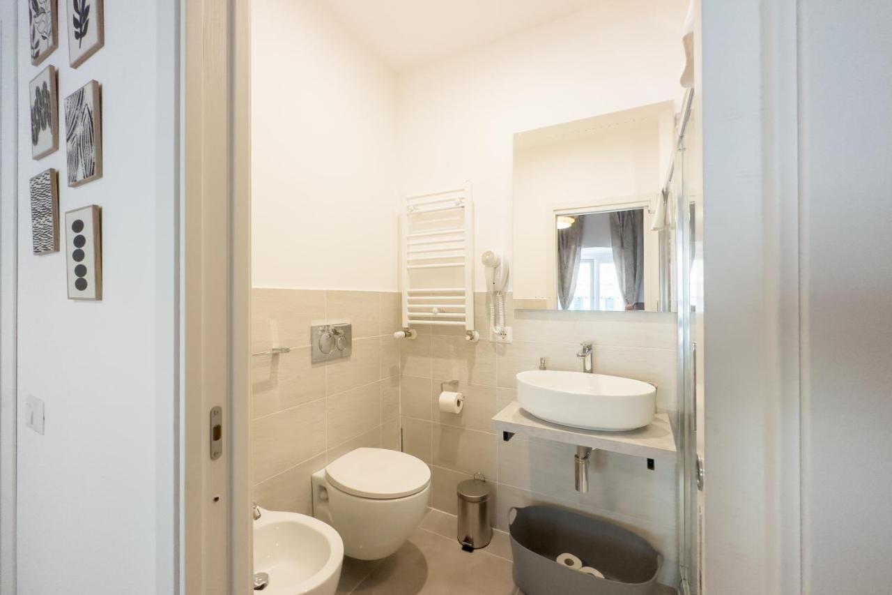 White Ostilia Guesthouse ローマ エクステリア 写真